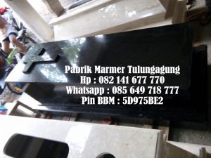 Pabrik Marmer Tulungagung makam-granite-300x225  
