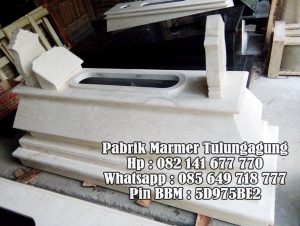 Pabrik Marmer Tulungagung Makam-Marmer-Bokoran-Datuk-300x226  
